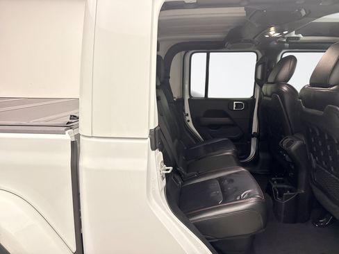 Used 2020 Jeep Gladiator Rubicon AWD/4WD image 17