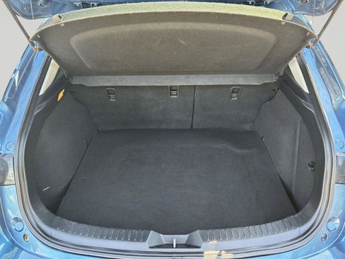 Used 2018 MAZDA MAZDA3 Touring FWD image 10