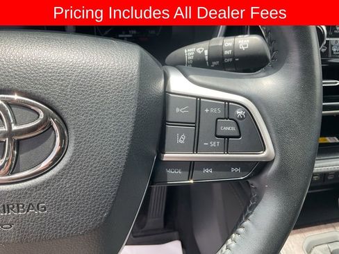 Used 2023 Toyota Highlander Limited AWD/4WD image 9