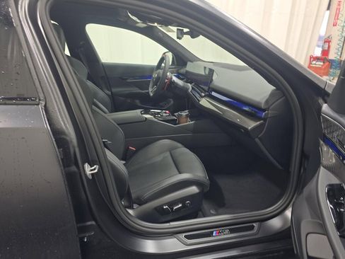 Used 2025 BMW M5 Touring image 8