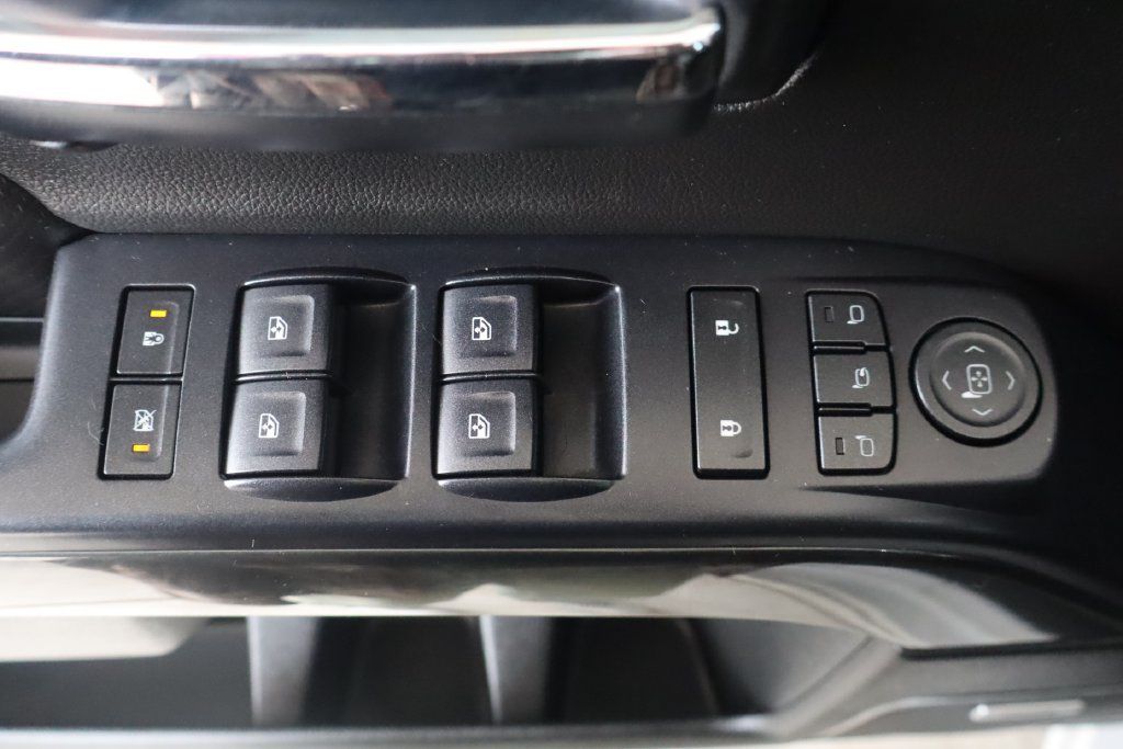 Used 2014 GMC Sierra 1500 SLT w/ All-Terrain Package AWD/4WD image 13