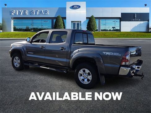 Used 2013 Toyota Tacoma 4x4 Double Cab w/ TRD Off-Road Pkg image 5