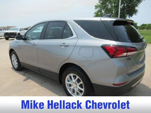 Used 2023 Chevrolet Equinox LT image 3