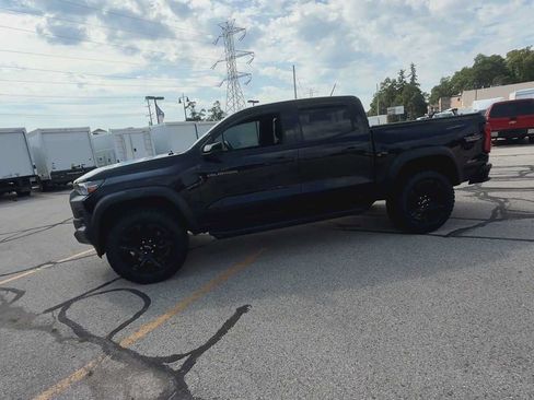 Used 2023 Chevrolet Colorado Trail Boss w/ Technology Package AWD/4WD image 6
