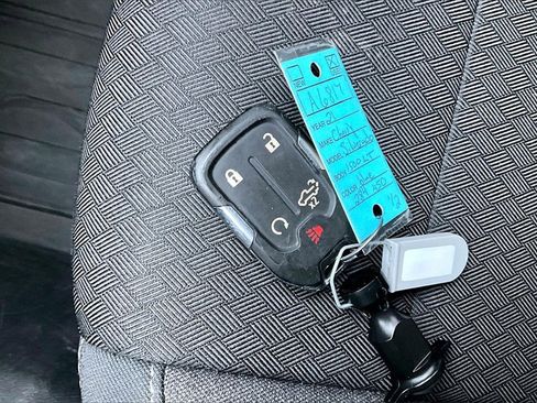 Used 2021 Chevrolet Silverado 1500 LT w/ Bed Protection Package image 11