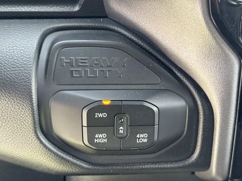 Used 2025 RAM 2500 Big Horn AWD/4WD image 10