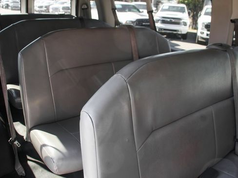 Used 2008 Ford E-350 and Econoline 350 XLT image 15