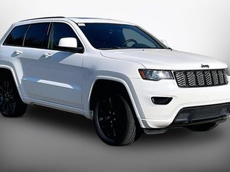 Used 2017 Jeep Grand Cherokee Altitude RWD video 1
