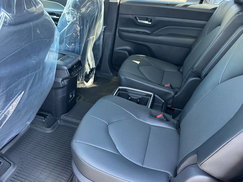 New 2026 Toyota Grand Highlander XLE image 10