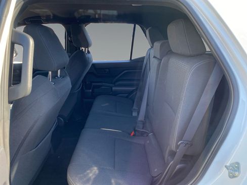 Used 2025 Toyota 4Runner SR5 AWD/4WD image 13