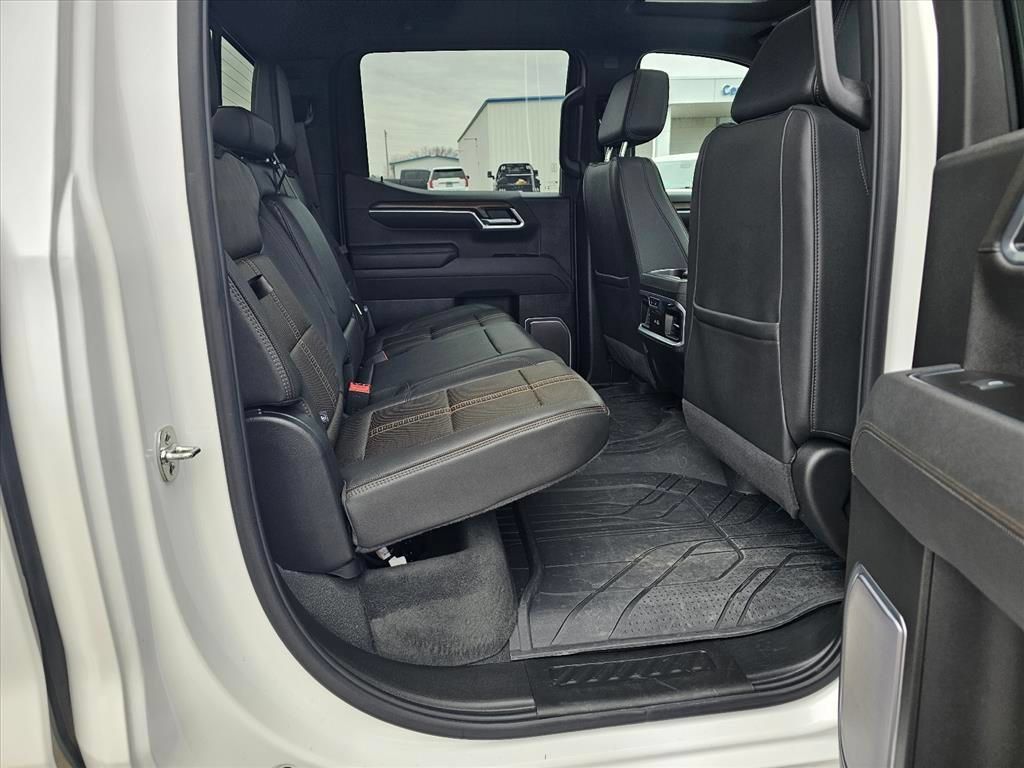 Used 2025 Chevrolet Silverado 1500 High Country AWD/4WD image 11