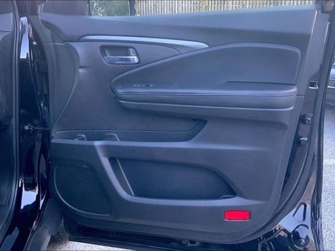 Used 2022 Honda Pilot Sport image 22