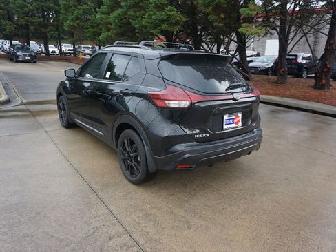 Used 2023 Nissan Kicks SR w/ SR Premium Package FWD image 18