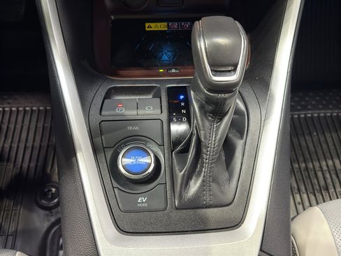 Used 2024 Toyota RAV4 Limited w/ Advanced Technology Package image 33