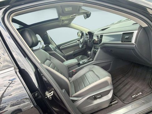 Used 2023 Volkswagen Atlas SEL Premium image 28