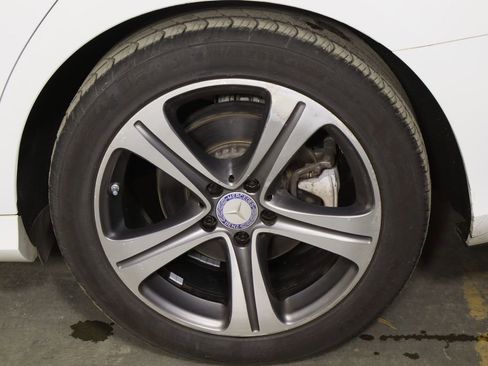 Used 2017 Mercedes-Benz E 300 4MATIC image 40