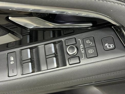 Used 2020 Land Rover Range Rover Evoque SE image 24