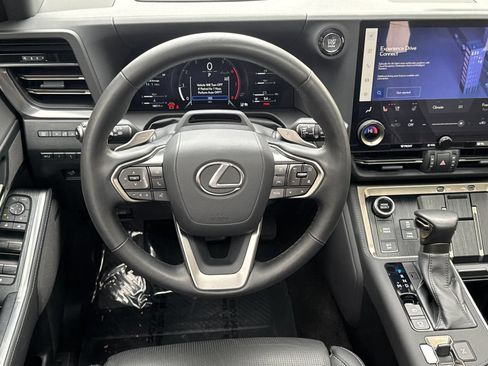 Used 2024 Lexus GX 550 w/ Accessory Package (31) AWD/4WD image 14
