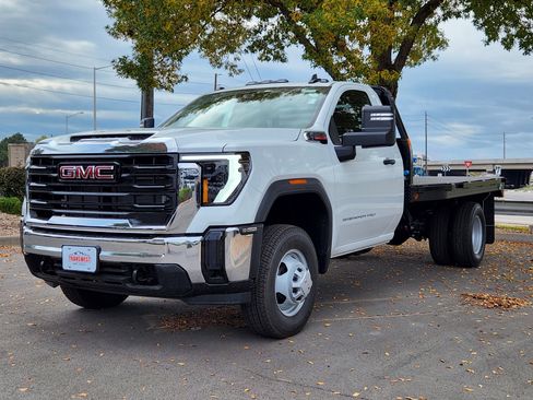 New 2025 GMC Sierra 3500 Pro w/ Convenience Package image 4