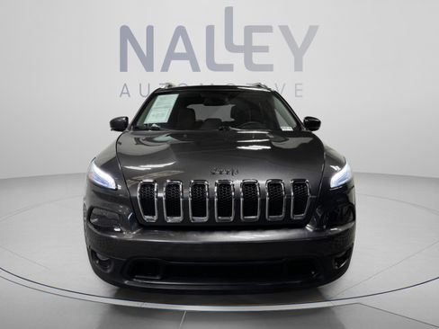 Used 2017 Jeep Cherokee Latitude w/ Safety/Convenience Group FWD image 8