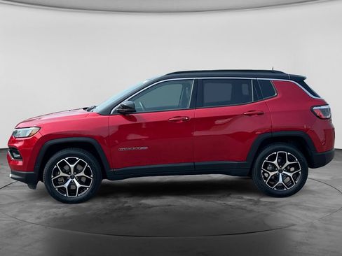 Used 2025 Jeep Compass Limited AWD/4WD image 4