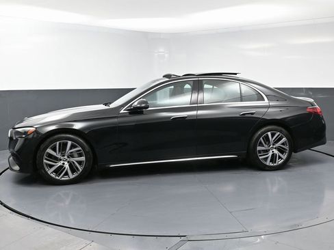 Used 2024 Mercedes-Benz E 350 4MATIC Sedan image 8
