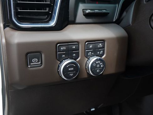 Used 2023 GMC Sierra 1500 Denali w/ Denali Reserve Package AWD/4WD image 21