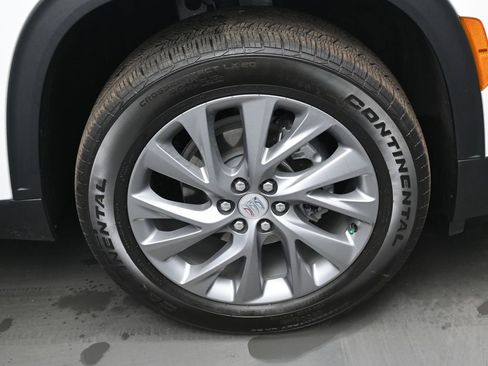 Used 2025 Buick Enclave Preferred w/ Power Package image 41