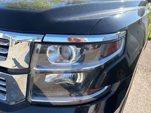 Used 2018 Chevrolet Suburban Premier AWD/4WD image 8