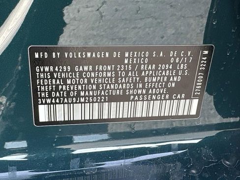 Used 2018 Volkswagen Golf 4-Door image 18