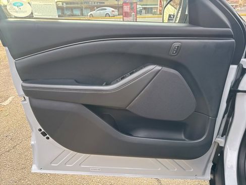 Used 2022 Ford Mustang Mach-E Select image 13