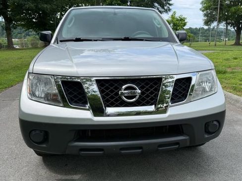 Used 2011 Nissan Frontier S w/ S Preferred Pkg RWD image 2