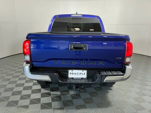 Used 2022 Toyota Tacoma SR5 RWD image 6