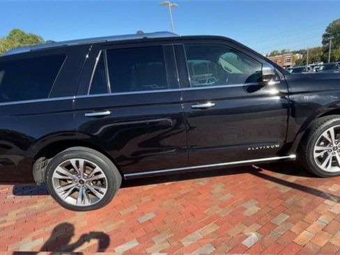 Used 2020 Ford Expedition Platinum image 2