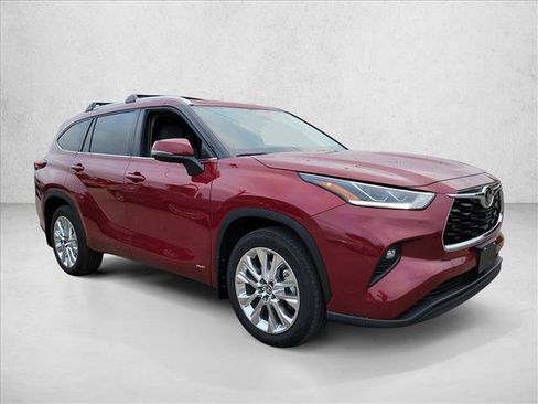 Used 2026 Toyota Highlander Limited AWD/4WD image 3