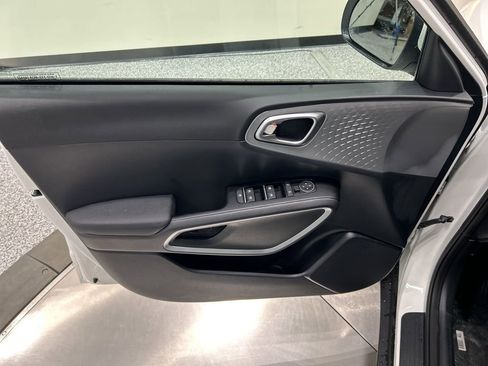 New 2025 Kia Soul LX image 12