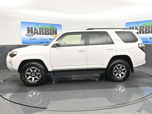 Used 2024 Toyota 4Runner TRD Off-Road image 2