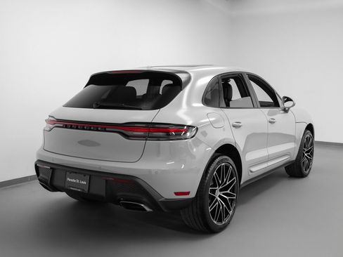 Certified 2026 Porsche Macan AWD/4WD image 12