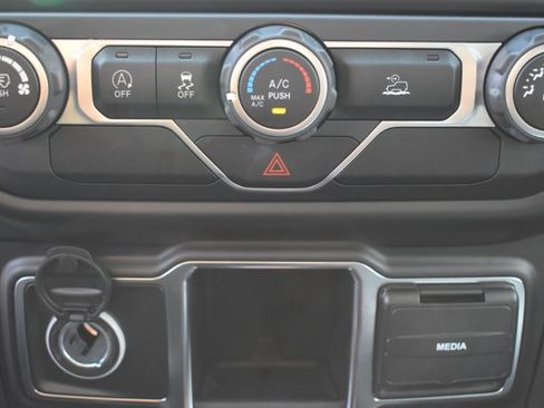 Used 2021 Jeep Wrangler Sport AWD/4WD image 24