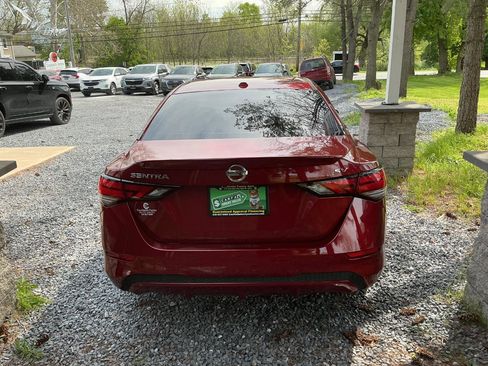 Used 2021 Nissan Sentra SV FWD image 4