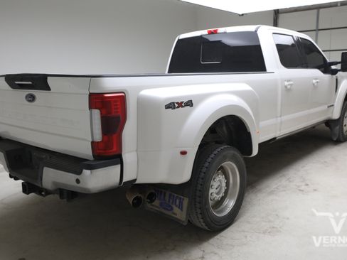 Used 2019 Ford F450 Lariat w/ Lariat Ultimate Package AWD/4WD image 4