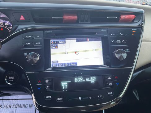 Used 2018 Toyota Avalon Touring image 21