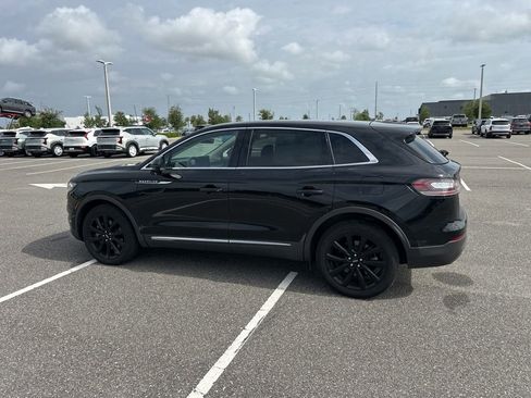 Used 2021 Lincoln Nautilus Reserve w/ Monochromatic Package AWD/4WD image 11