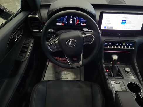 Used 2026 Lexus IS 350 F Sport w/ Accessory Package Z1 RWD image 17
