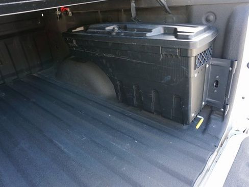 Used 2018 GMC Canyon SLE w/ SLE Convenience Package image 11