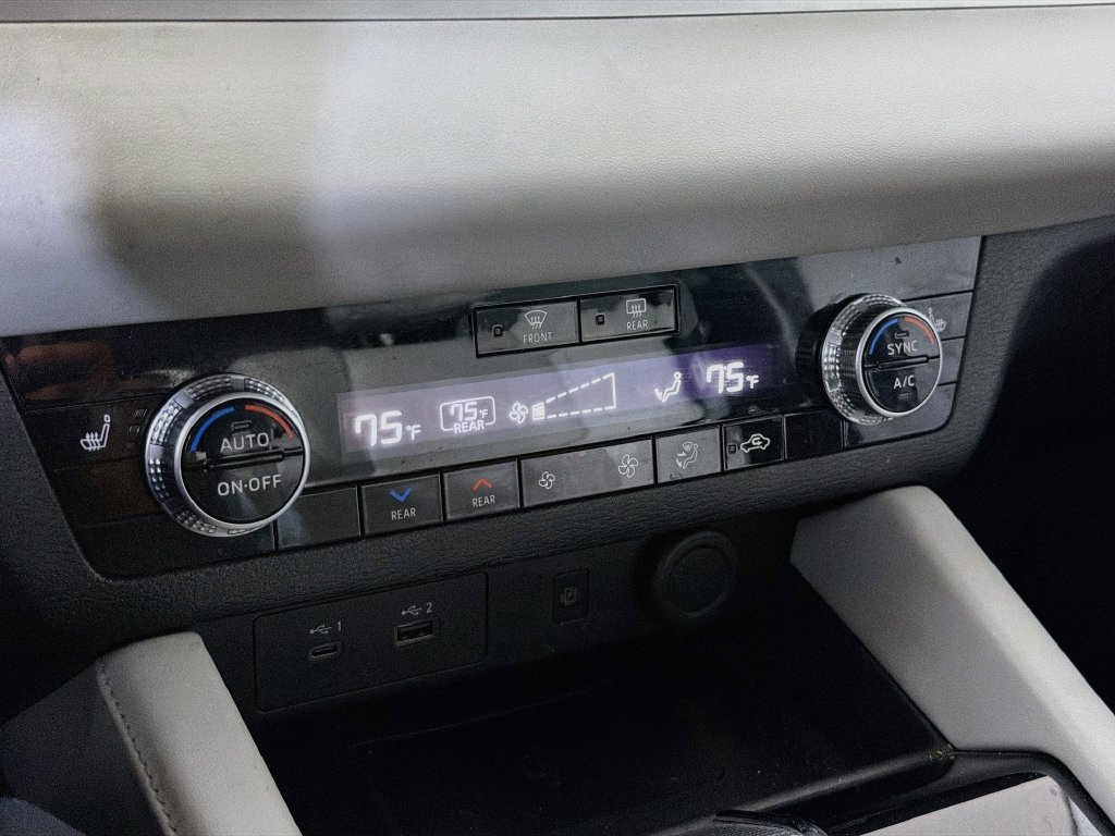 Used 2023 Mitsubishi Outlander SEL FWD image 15