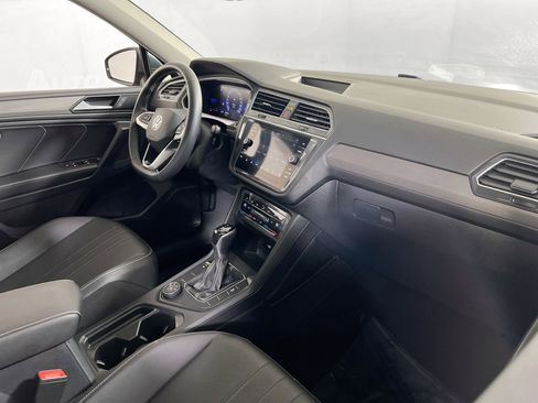 Used 2022 Volkswagen Tiguan SE image 28
