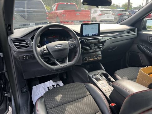 Used 2025 Ford Escape ST-Line FWD image 30