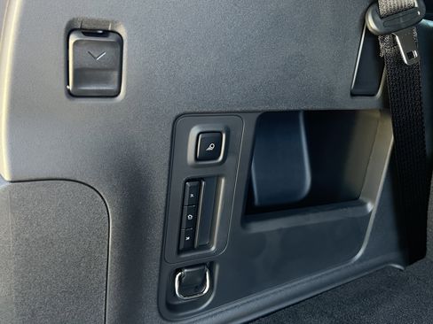 New 2025 Lincoln Navigator Reserve w/ Jet Appearance Package image 32