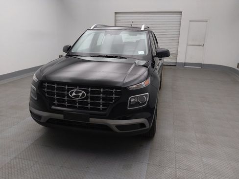 Used 2024 Hyundai Venue SEL image 15